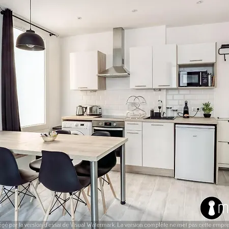 Hyper 2 Minutes Walk From 