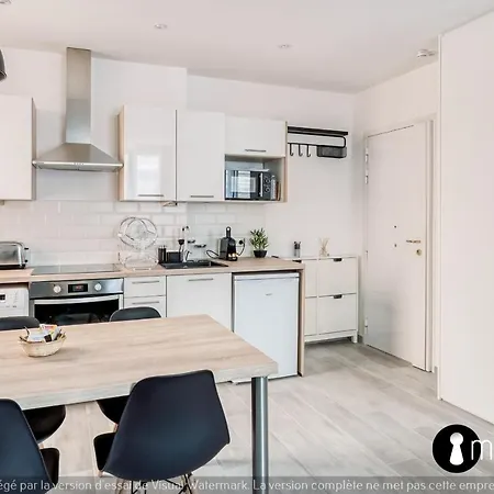 Hyper 2 Minutes Walk From 