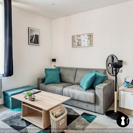 Hyper 2 Minutes Walk From 