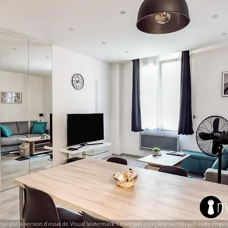 Hyper 2 Minutes Walk From 