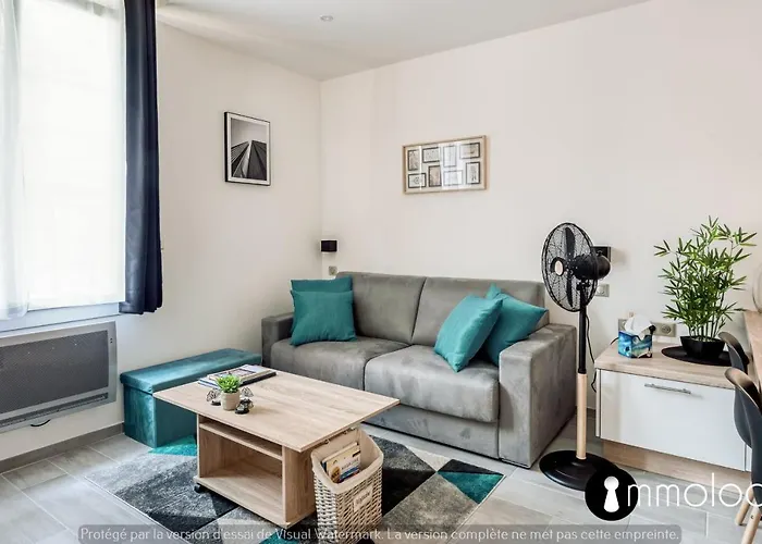 Hyper 2 Minutes Walk From 