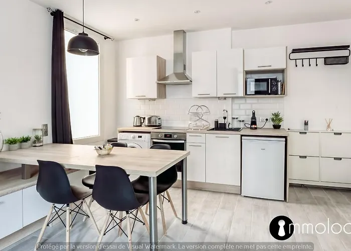 Hyper 2 Minutes Walk From 
